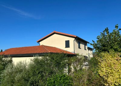 Maison avec extension et crépis terminés