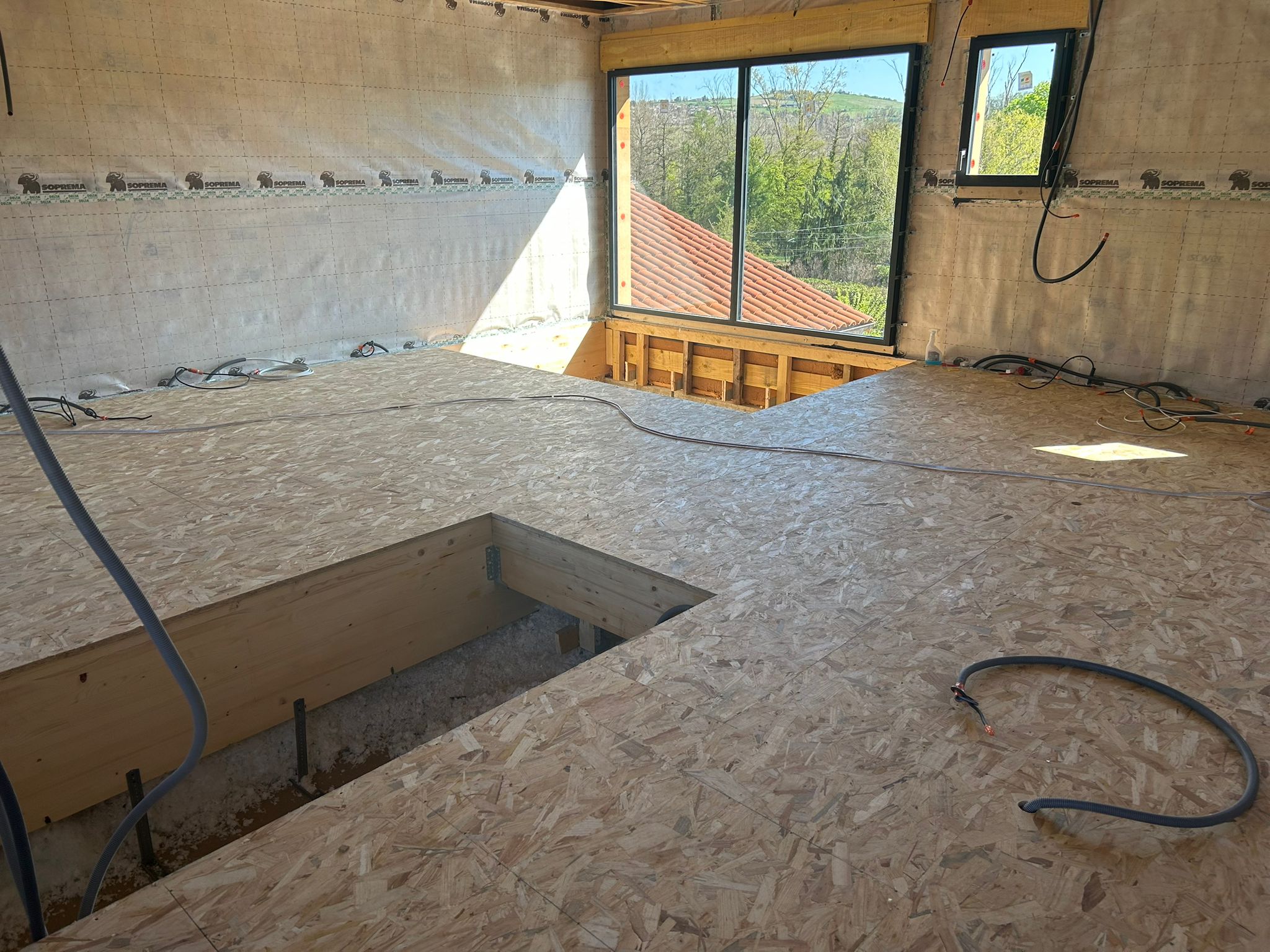 Mise en place du plancher avec vide sur séjour