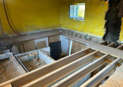 Nouvelles poutres en I en cours de pose